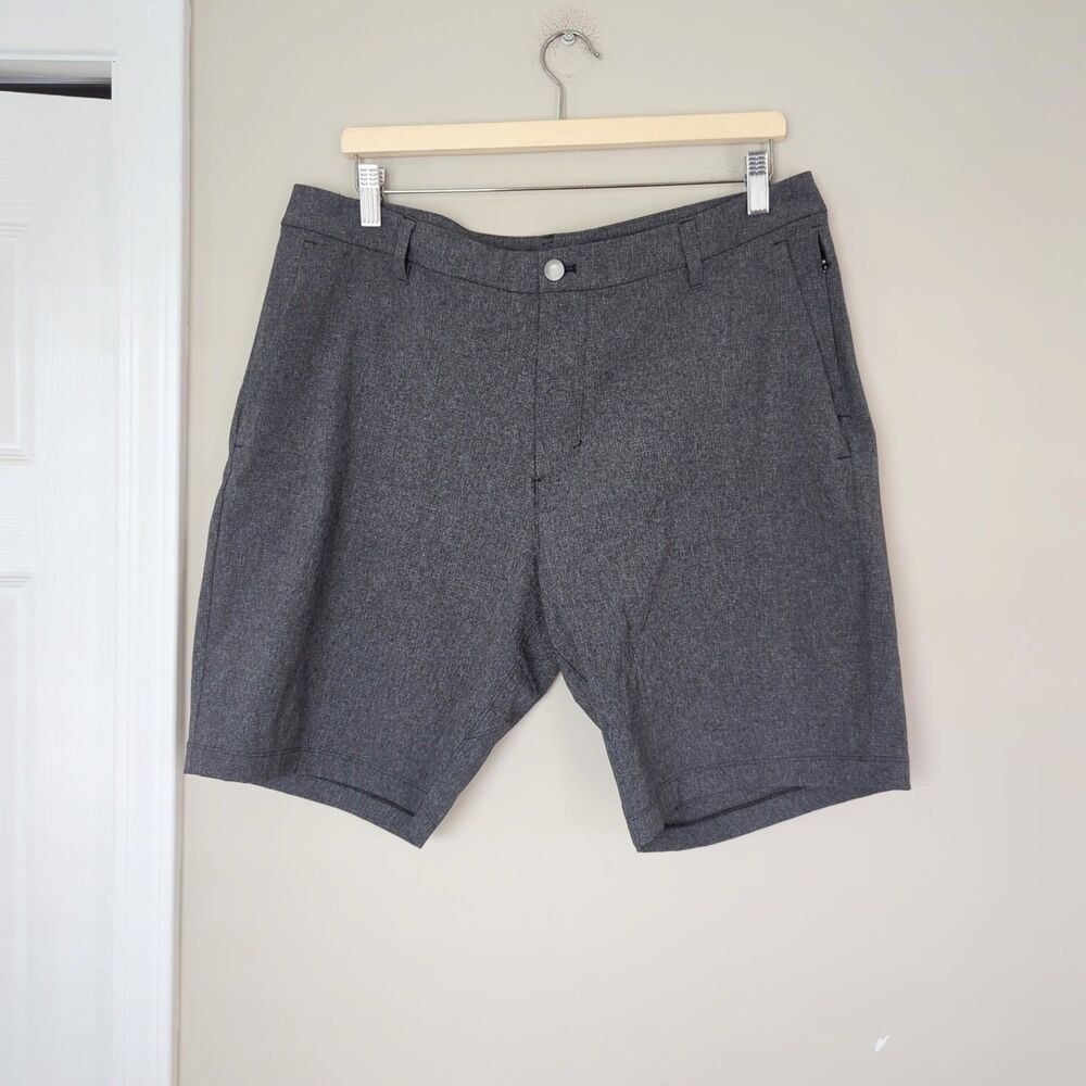Lululemon Men's Commission Classic Fit Shorts Gray Size 36